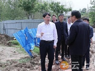 杨孟富调研备用水源地建设和突出生态环境问题整治等工作