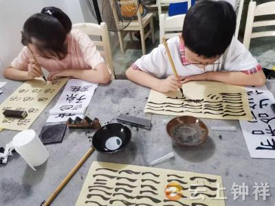 东桥镇暑期免费书法培训班开班