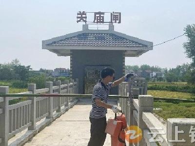 石牌镇关庙村：防“溺”同行 安全护“童”