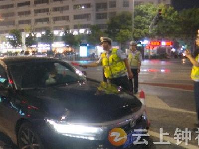 钟祥市公安局开展第三次夏夜治安巡查宣防集中行动