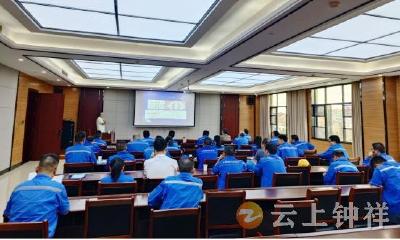 钟祥市市场监管局开展全国“质量月”诚信教育宣传进企业活动