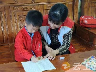 郑春梅：村民的“暖心人”