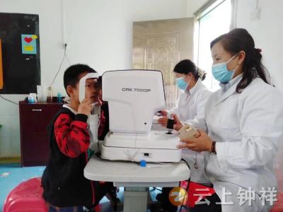 送检进校园 护航学生健康成长