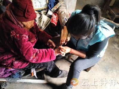 长寿镇社工站开展“关爱折翼天使·牵手美好明天”志愿服务活动