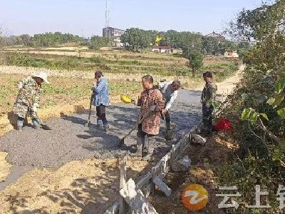 冷水镇：修路暖人心 助力解民忧