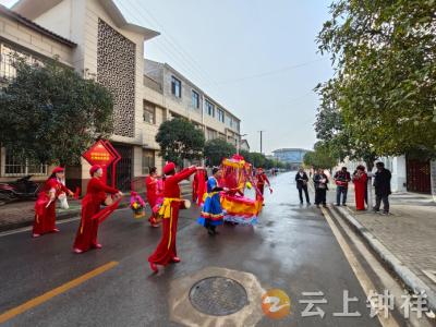 长滩镇：锣鼓喧天贺新春 采莲船来拜大年