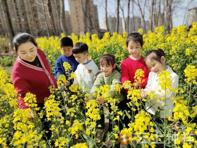 钟祥市小太阳幼儿园：春风送吉 入画寻春