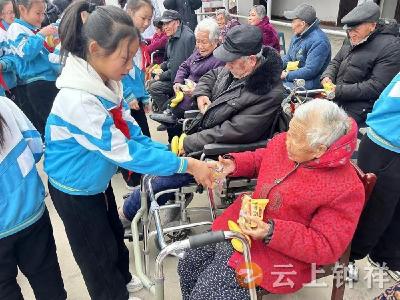 石牌镇荆台小学：展“雷锋”风采 做新时代好少年