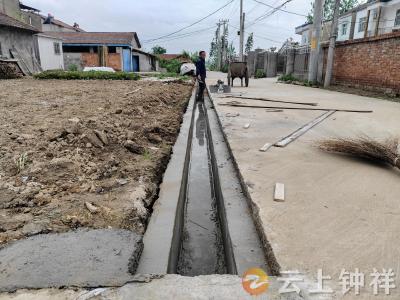 做好事“不吱声” 好邻居更似亲人
