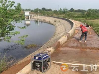 长寿镇：养护河湖水库堤坝 提升水域生态安全防护能力