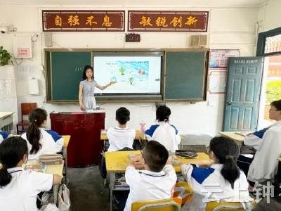 钟祥四中：深化“放管服”让学生悦纳自我