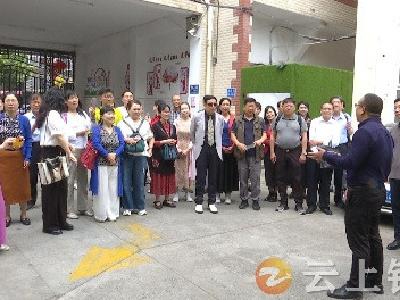 天门市老年大学参观团来钟祥开展学习交流