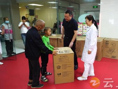 钟祥市妇幼保健院：爱心轮椅助力特殊儿童出行便捷