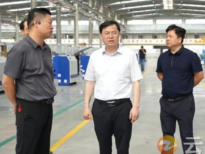 杨孟富调研重点项目建设和企业发展情况