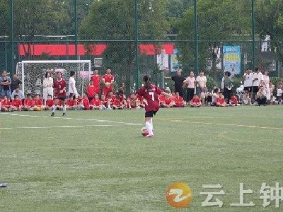 铿锵玫瑰 同场竞技 2024年第四届“全民健身 健康中国”全国县域足球赛事活动湖北赛区足球比赛钟祥站开赛