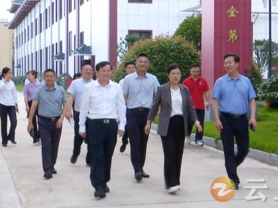 宜城市考察团来钟祥考察文化旅游及重点项目建设等工作