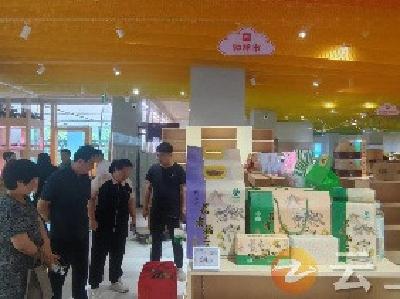 9大类56个产品 参加湖北农展荆门优质农产品活动周的钟祥17家企业陆续进场