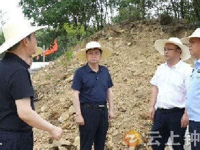 杨孟富督办检查道路交通安全、燃气安全等工作