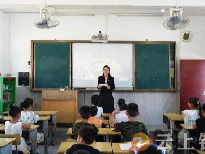 湖北医药学院支教团队走进东桥镇直小学开展“希望家园”活动