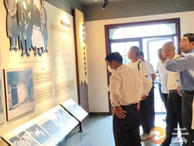 石牌镇石巷村开展“瞻仰张文秋故居、缅怀革命先烈、传承红色基因”主题党日活动
