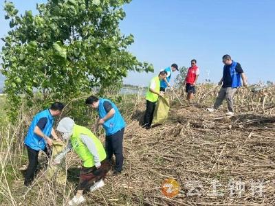 守护母亲河 传承水利魂——荆门、钟祥志愿者齐聚柴湖镇开展主题活动