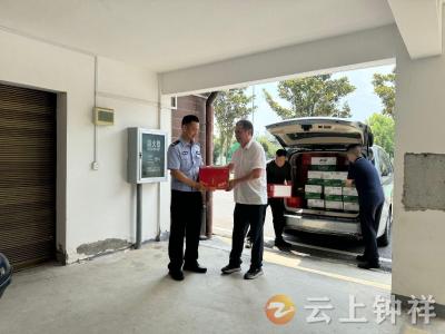 炎炎夏日送清凉 关爱高警暖人心