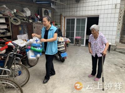 郢中街道社工站：奉献与爱同行 慈善为爱添彩