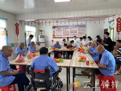 中国疾控中心专家组调研钟祥市老年健康项目