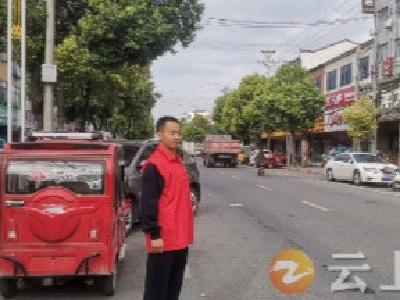 石牌镇石牌社区国庆假期期间道路交通安全有序