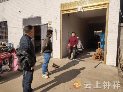 文集镇群喜村积极开展“走到困难群众”排忧解难活动