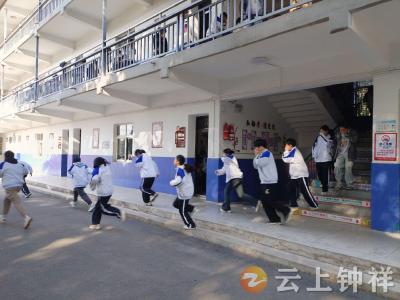 磷矿实验学校：消防疏散演练 筑牢安全防线