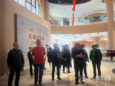 荆门住房公积金中心钟祥办事处组织退休老干部赴屈家岭开展参观学习活动