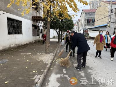 皇庄街道社工站开展“贡献志愿力量·净化环境”志愿服务活动