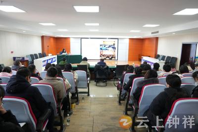 钟祥市60多名骨干通讯员集中“充电”
