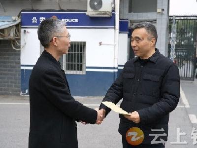 白海峰看望慰问“拔尖人才”荣思亮