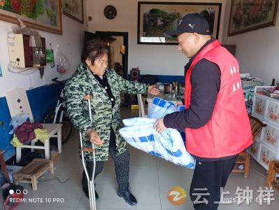 钟祥市东桥镇团山村走访慰问低保户和五保户