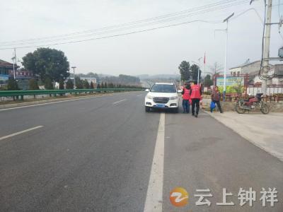 东桥镇金店村：网格员化身“劝导员” 护航群众生命安全