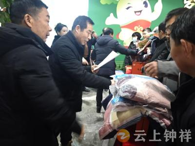 旧口镇：走访困难群众 温暖送入家中