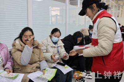 钟祥市红十字会：练急救本领 为生命“护航”