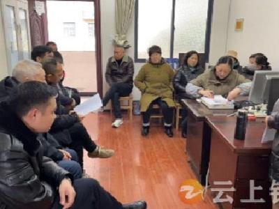 郢中街道镜月湖社区：网格员紧急行动 保障居民“垂直生命线”