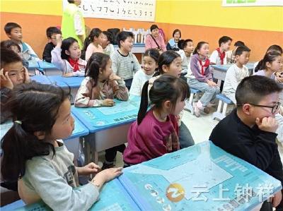 钟祥：“童”心助分类 点亮环保新未来
