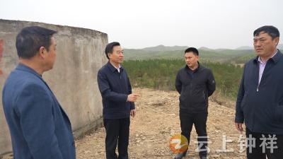 王小庆开展巡林巡湖工作