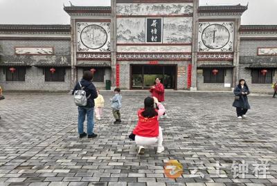 钟祥市人民医院举办主题春游活动 凝聚职工力量