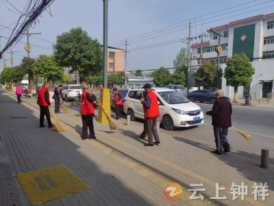 长寿镇长寿社区：“志愿红”点亮“家园绿”