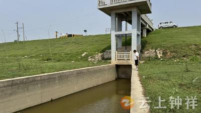 石牌镇巩固排污口整治成效 推动水环境持续改善