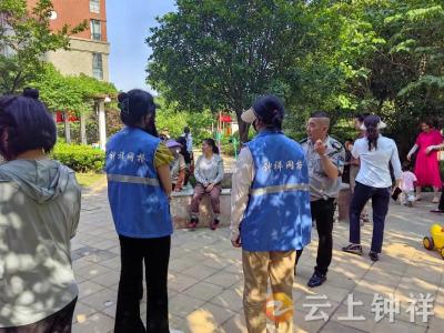 宫塘社区网格员走进南湖公馆 宣传“积分荆门”