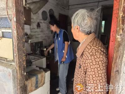 皇庄街道朝宗桥社区织密独居老人居家安全“防护网”