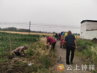 石牌镇曾台村：网格聚力清沟渠 干群同心护春耕