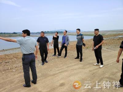 长寿镇三级联动聚力抗旱 多措并举破解末端灌溉难题