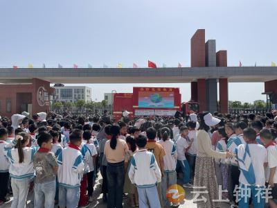 筑牢安全防线 守护校园平安——柴湖镇开展2025年中小学防灾减灾演练暨消防安全知识进校园活动